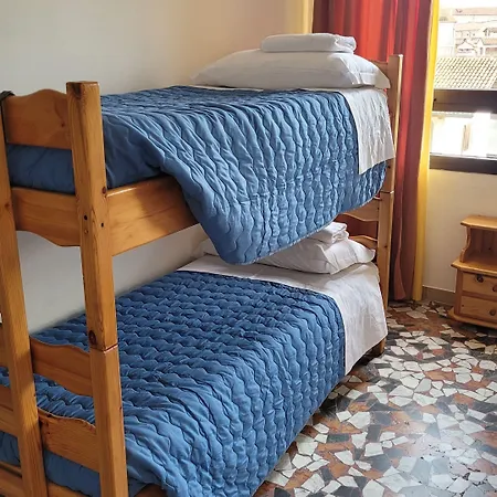 Hostel Di *