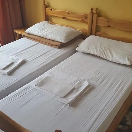 Di Hostel *