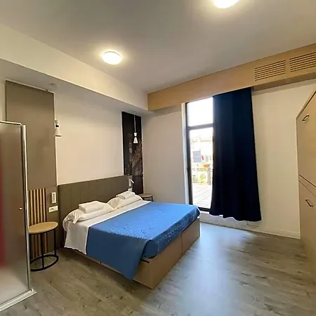 维琴察欧斯特罗迪酒店 旅馆 *