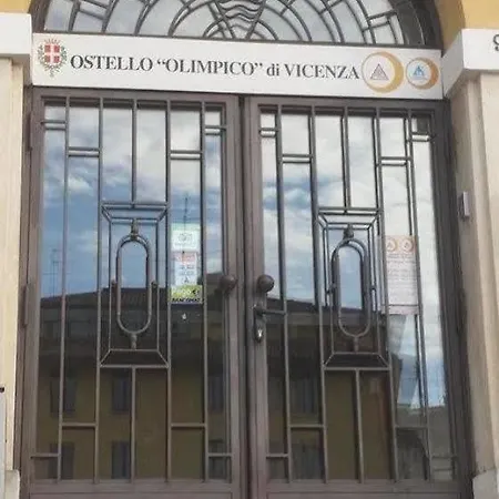Hostel Di *