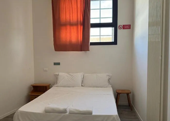 Di Hostel