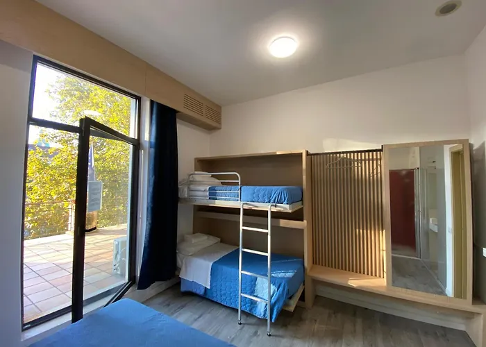 Di Hostel *